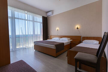 Трехместный Triple+(Комфорт) с видом на море в Гостинице Атлантида