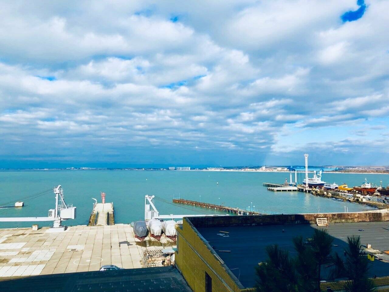 Фотографии номера Двухместный (Комфорт Twin) с видом на море в Гостинице Атлантида Анапа