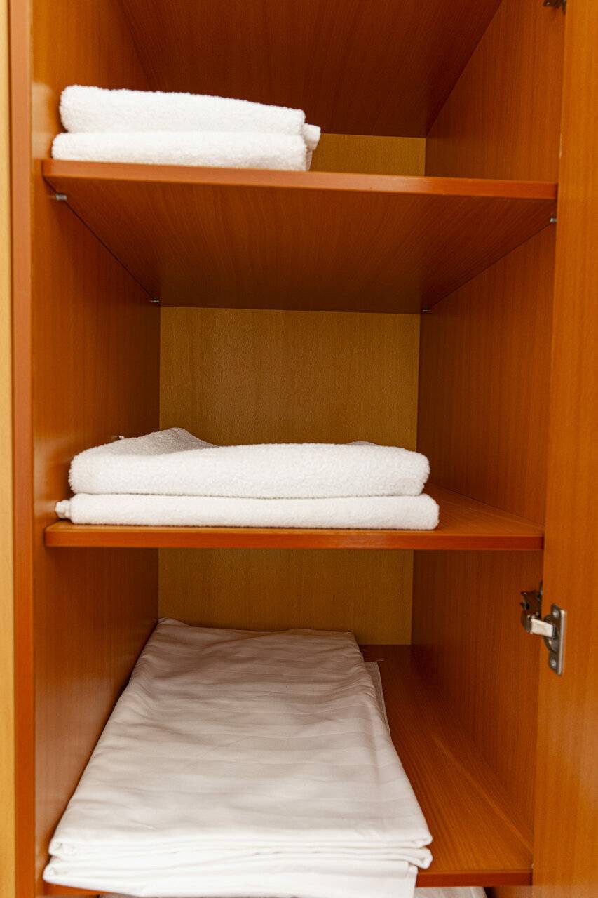 Фотографии номера Полулюкс 2-х комнатный с видом на море в Гостинице Атлантида Анапа